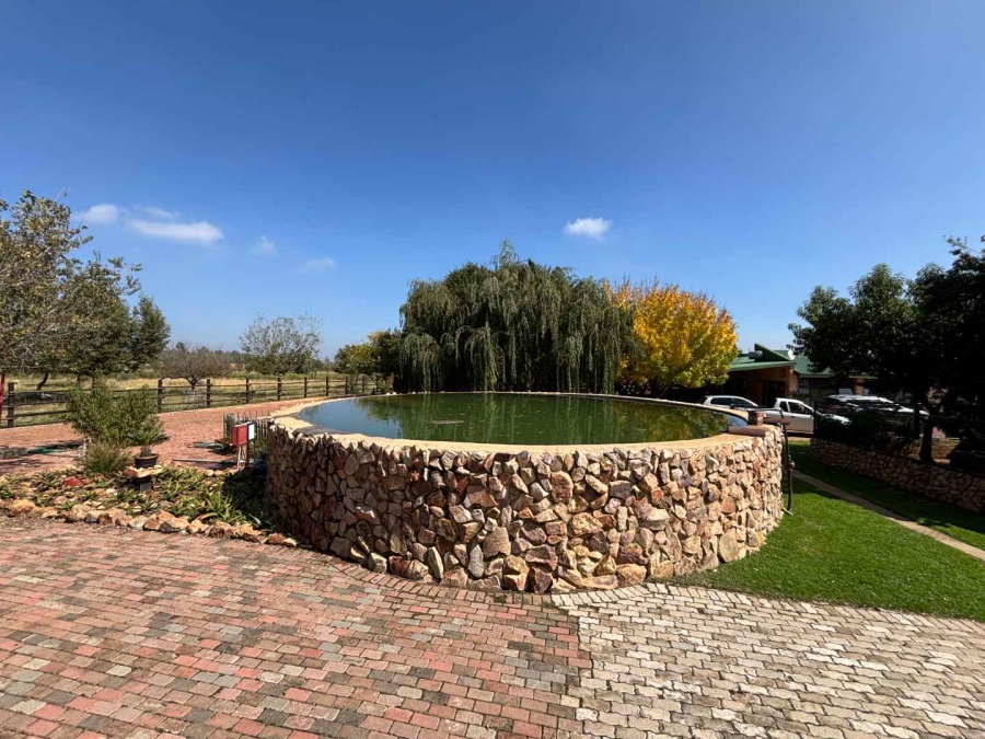 7 Bedroom Property for Sale in Schoongezicht Gauteng