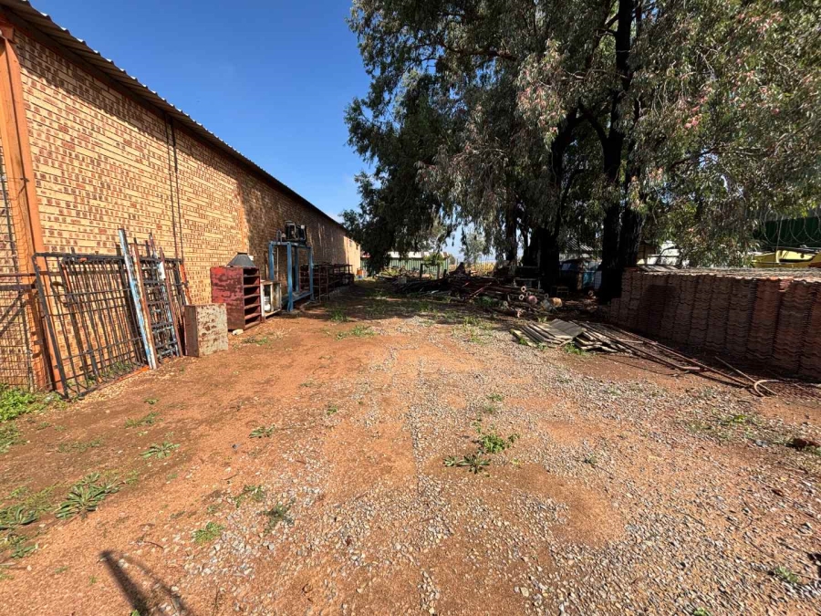 7 Bedroom Property for Sale in Schoongezicht Gauteng