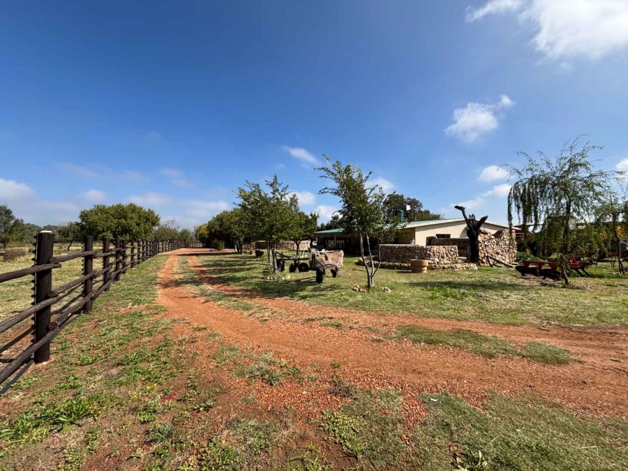 7 Bedroom Property for Sale in Schoongezicht Gauteng