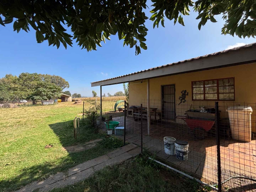 7 Bedroom Property for Sale in Schoongezicht Gauteng
