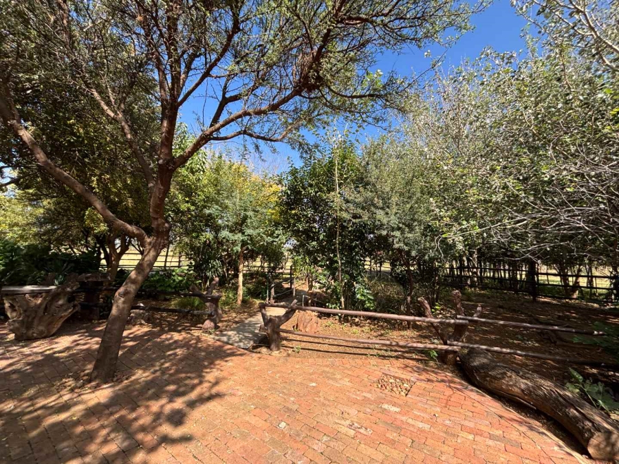 7 Bedroom Property for Sale in Schoongezicht Gauteng