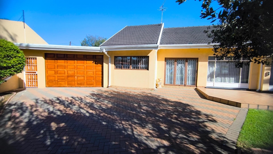 4 Bedroom Property for Sale in Brackenhurst Gauteng