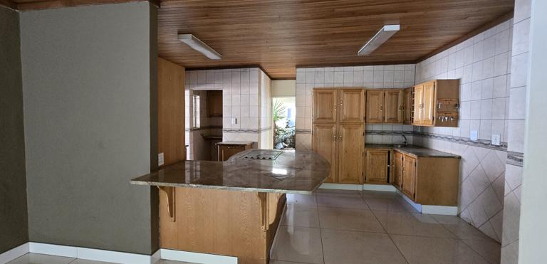 5 Bedroom Property for Sale in Elardus Park Gauteng