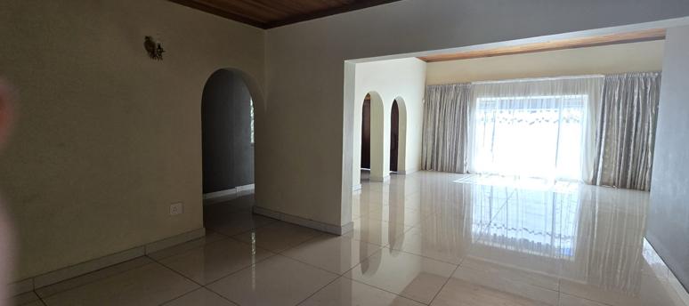 5 Bedroom Property for Sale in Elardus Park Gauteng