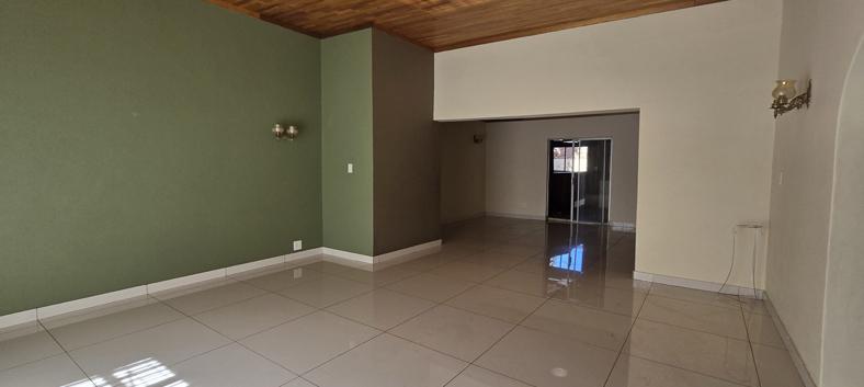 5 Bedroom Property for Sale in Elardus Park Gauteng
