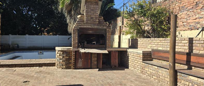 5 Bedroom Property for Sale in Elardus Park Gauteng