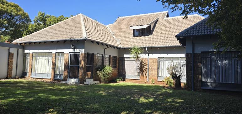 5 Bedroom Property for Sale in Elardus Park Gauteng