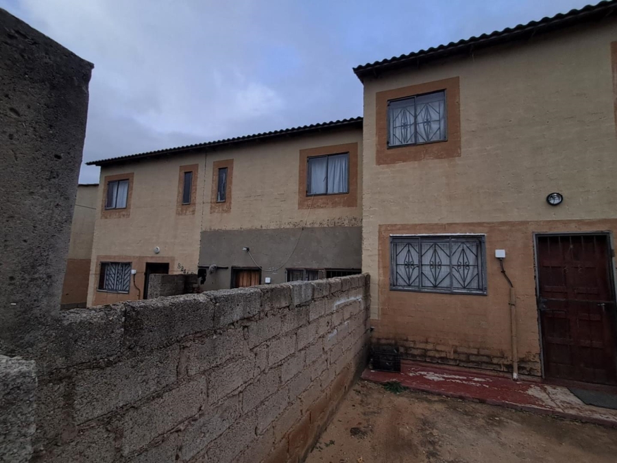 1 Bedroom Property for Sale in Olievenhoutbosch Gauteng