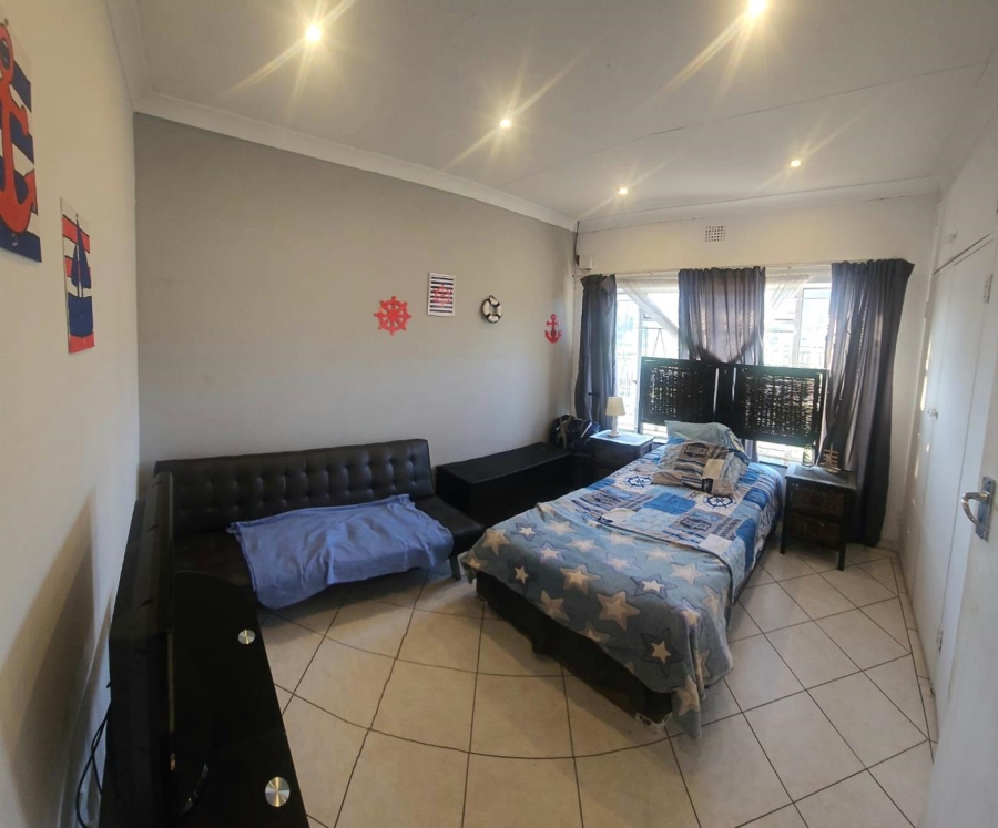 5 Bedroom Property for Sale in Mountain View Gauteng