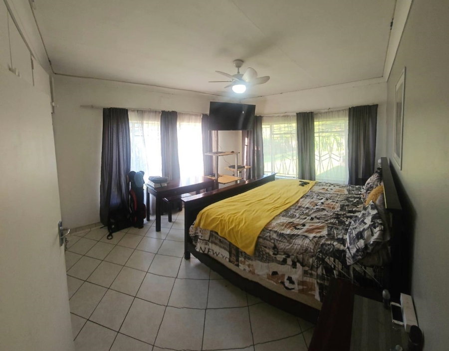5 Bedroom Property for Sale in Mountain View Gauteng