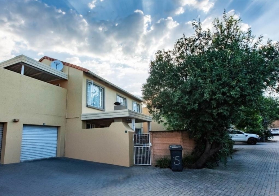 2 Bedroom Property for Sale in Willow Park Manor Gauteng