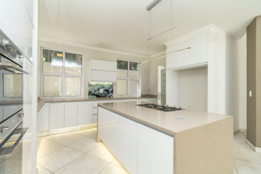 4 Bedroom Property for Sale in Hurlingham Gauteng
