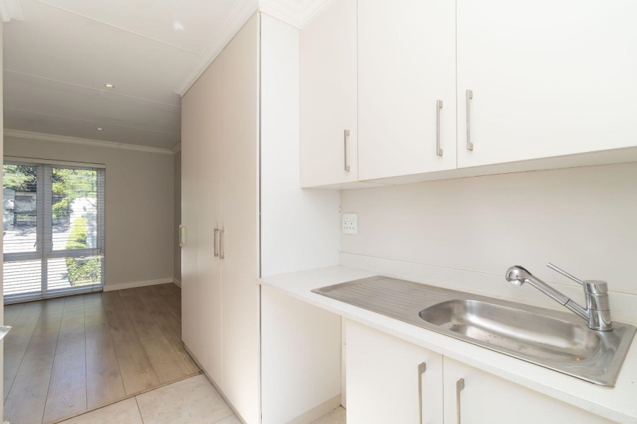 4 Bedroom Property for Sale in Hurlingham Gauteng