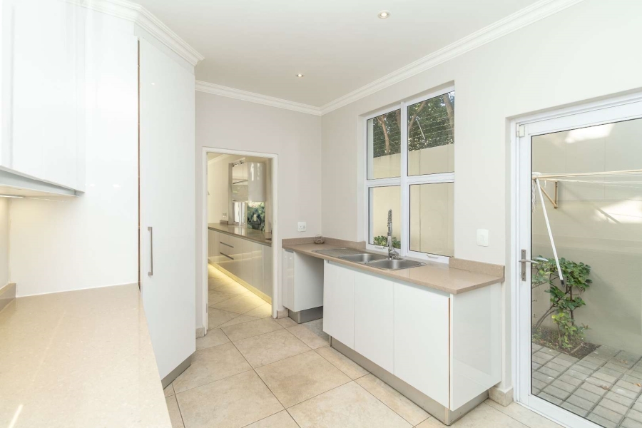 4 Bedroom Property for Sale in Hurlingham Gauteng