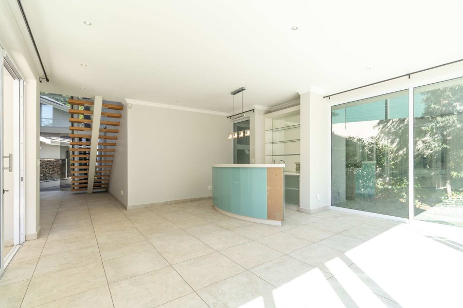 4 Bedroom Property for Sale in Hurlingham Gauteng