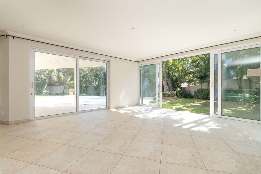 4 Bedroom Property for Sale in Hurlingham Gauteng