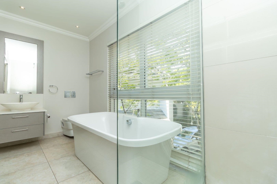 4 Bedroom Property for Sale in Hurlingham Gauteng
