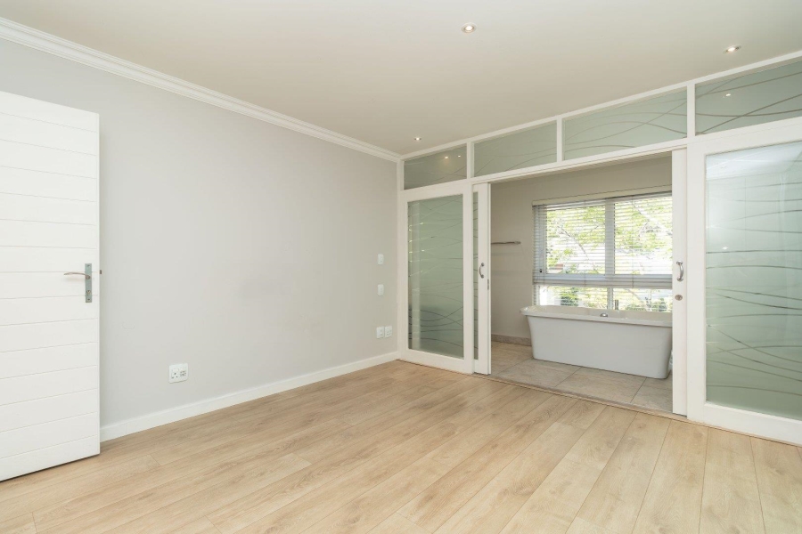 4 Bedroom Property for Sale in Hurlingham Gauteng