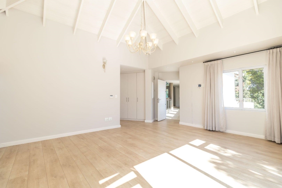 4 Bedroom Property for Sale in Hurlingham Gauteng