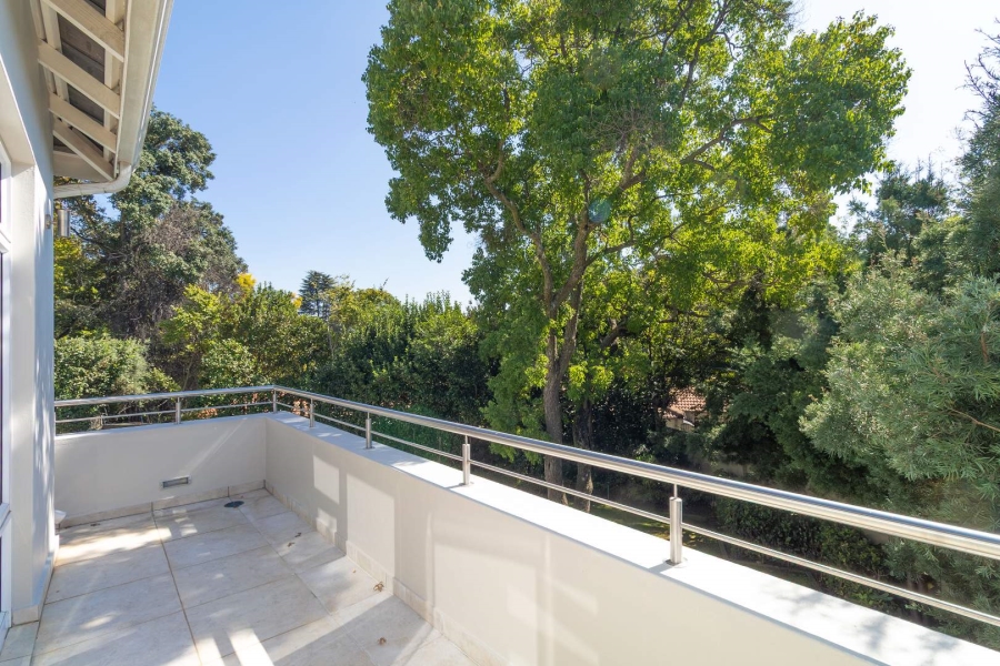 4 Bedroom Property for Sale in Hurlingham Gauteng