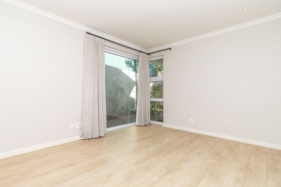 4 Bedroom Property for Sale in Hurlingham Gauteng