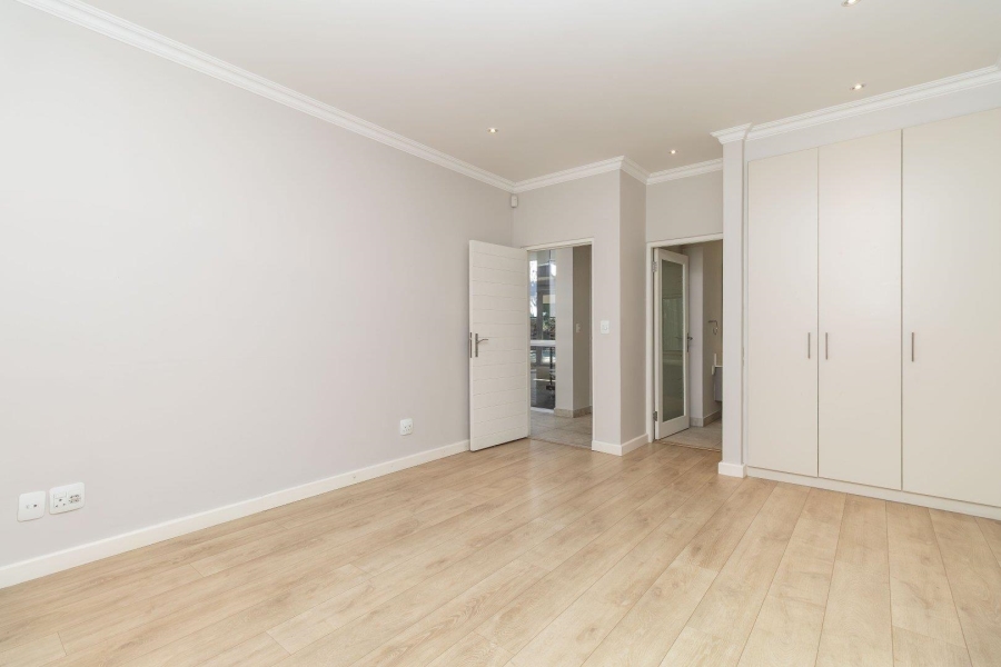 4 Bedroom Property for Sale in Hurlingham Gauteng
