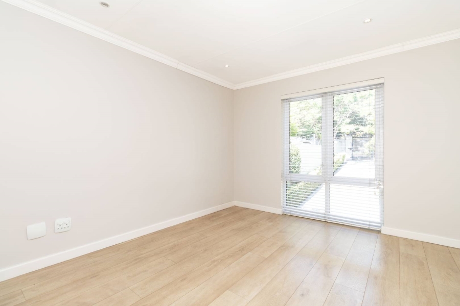 4 Bedroom Property for Sale in Hurlingham Gauteng