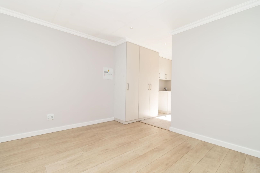 4 Bedroom Property for Sale in Hurlingham Gauteng