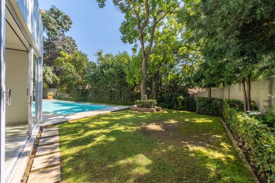 4 Bedroom Property for Sale in Hurlingham Gauteng
