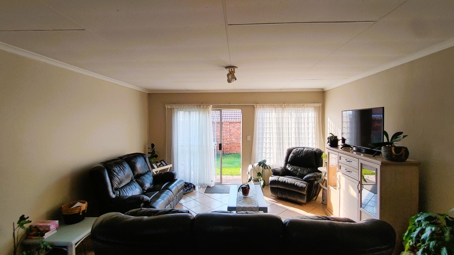 2 Bedroom Property for Sale in Elardus Park Gauteng
