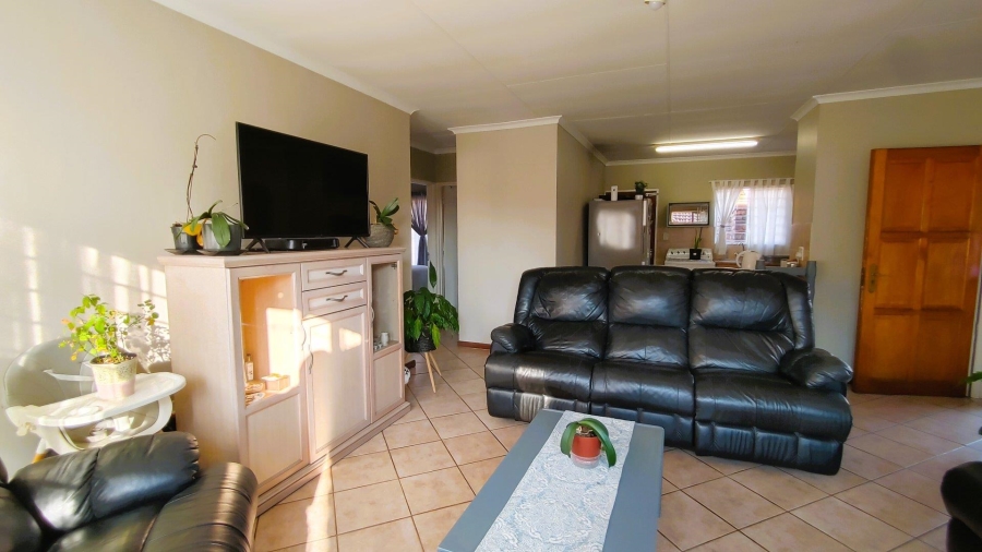 2 Bedroom Property for Sale in Elardus Park Gauteng