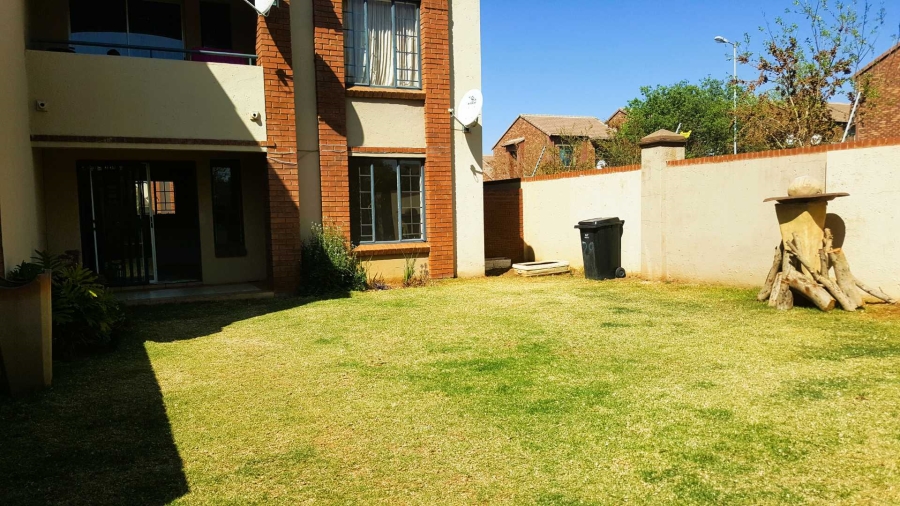2 Bedroom Property for Sale in Mooikloof Gauteng