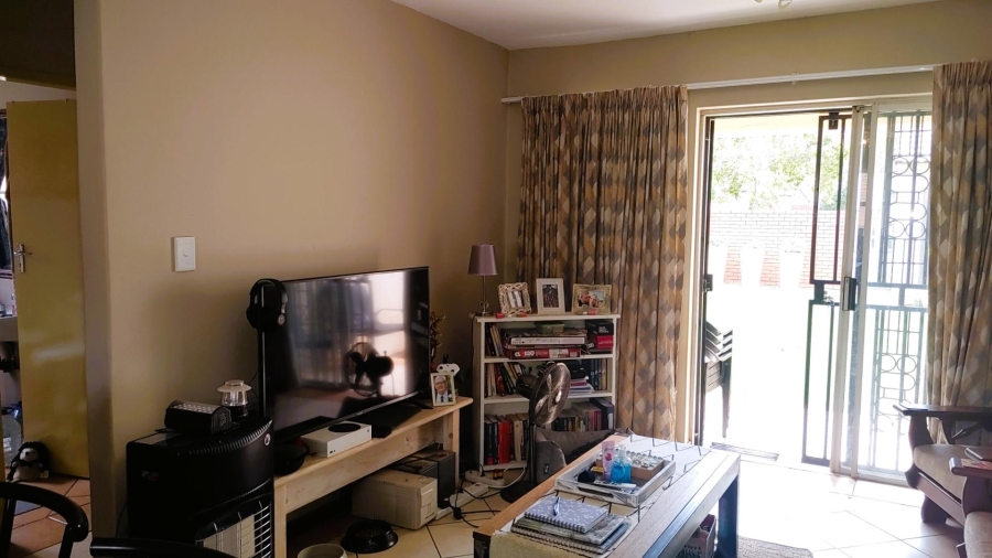 2 Bedroom Property for Sale in Mooikloof Gauteng