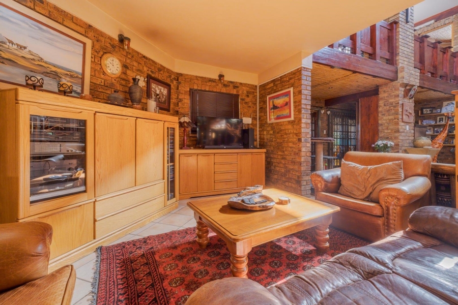 7 Bedroom Property for Sale in Erasmuskloof Gauteng