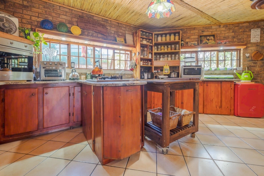 7 Bedroom Property for Sale in Erasmuskloof Gauteng