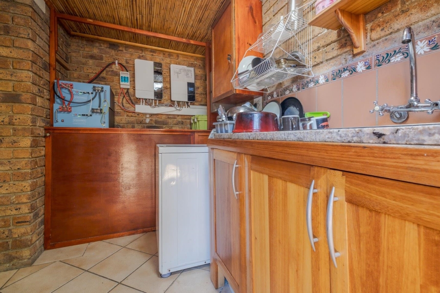 7 Bedroom Property for Sale in Erasmuskloof Gauteng