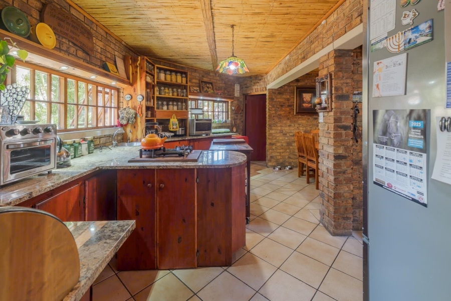 7 Bedroom Property for Sale in Erasmuskloof Gauteng