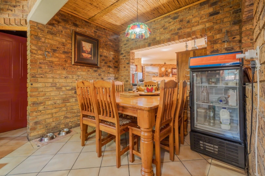 7 Bedroom Property for Sale in Erasmuskloof Gauteng