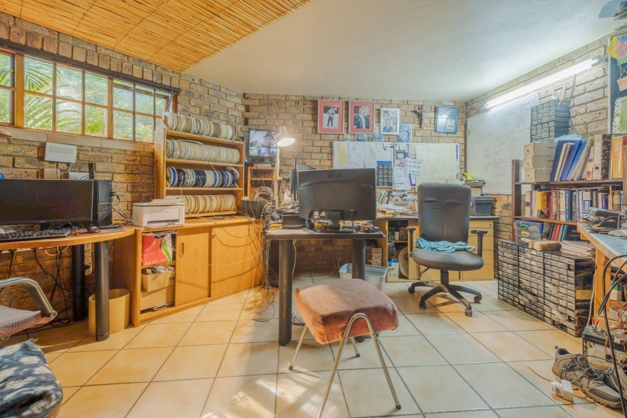7 Bedroom Property for Sale in Erasmuskloof Gauteng