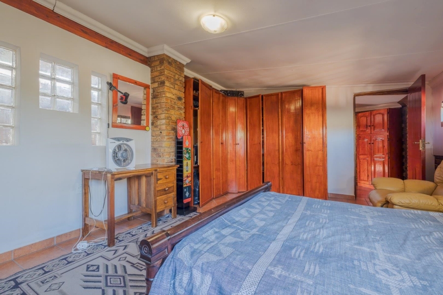 7 Bedroom Property for Sale in Erasmuskloof Gauteng