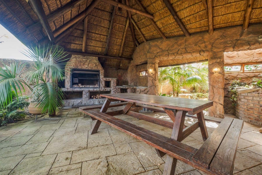 7 Bedroom Property for Sale in Erasmuskloof Gauteng