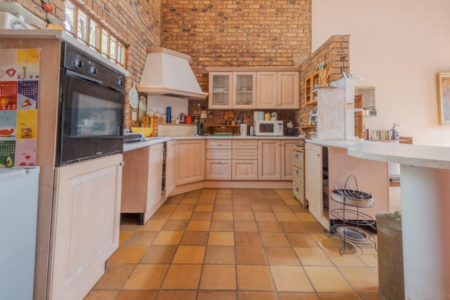 7 Bedroom Property for Sale in Erasmuskloof Gauteng