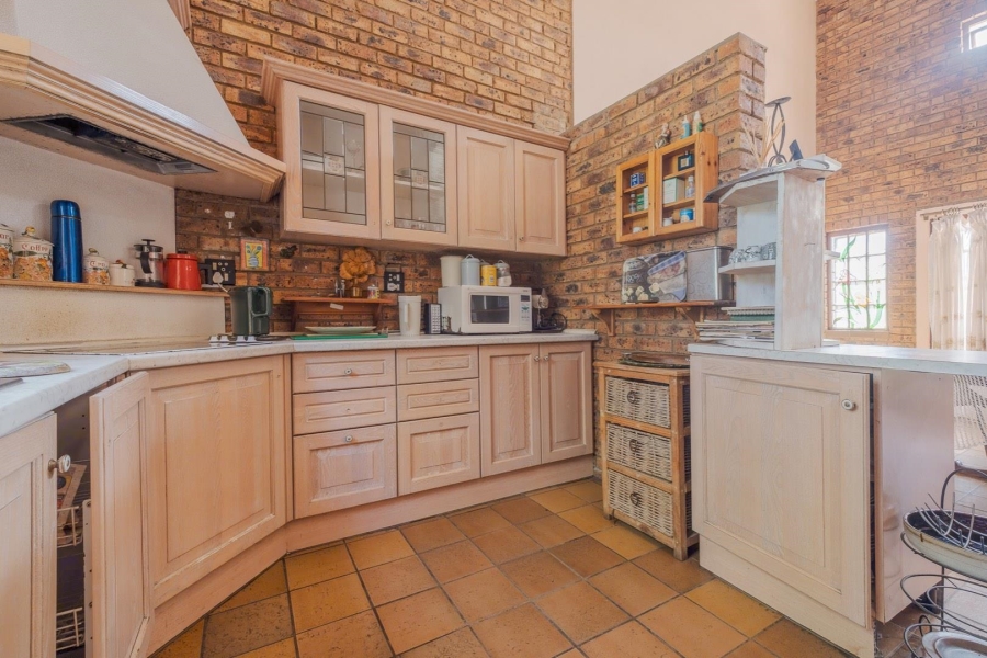 7 Bedroom Property for Sale in Erasmuskloof Gauteng