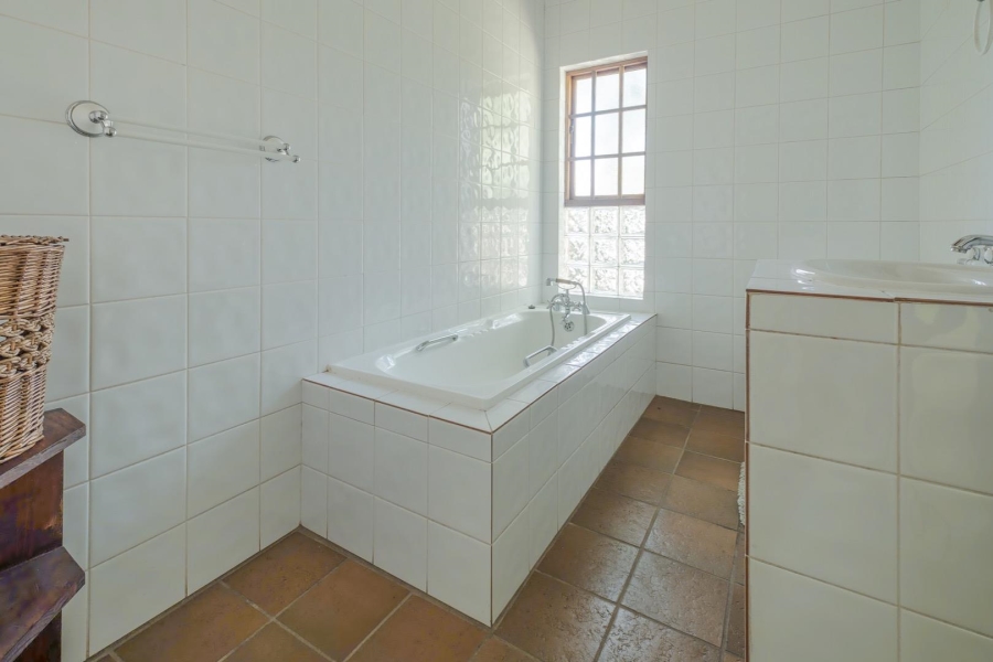 7 Bedroom Property for Sale in Erasmuskloof Gauteng