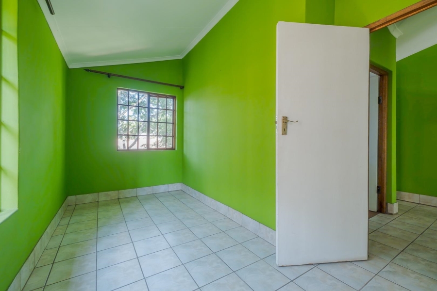 7 Bedroom Property for Sale in Erasmuskloof Gauteng