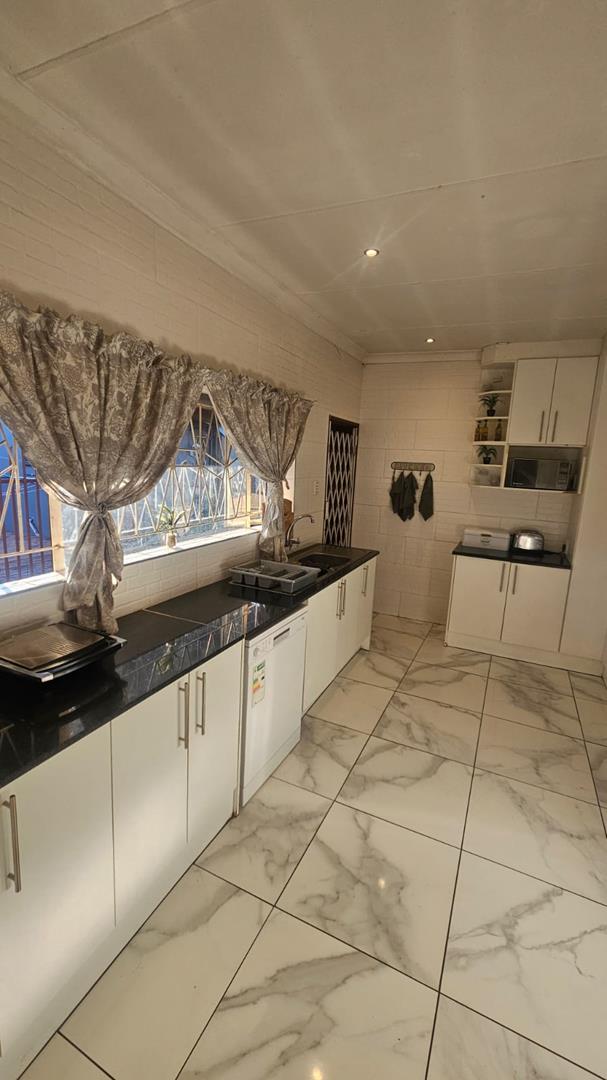 0 Bedroom Property for Sale in Mountain View Gauteng