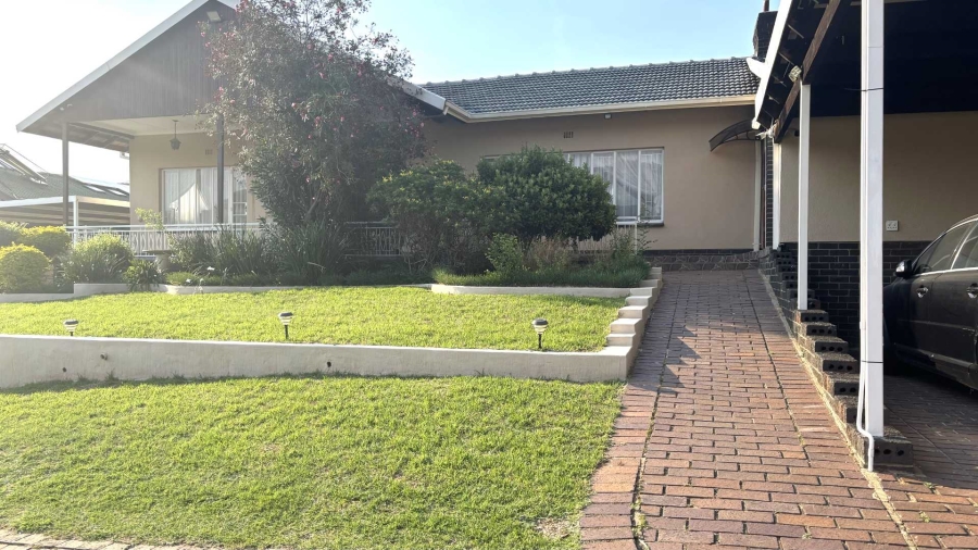 To Let 3 Bedroom Property for Rent in Mondeor Gauteng