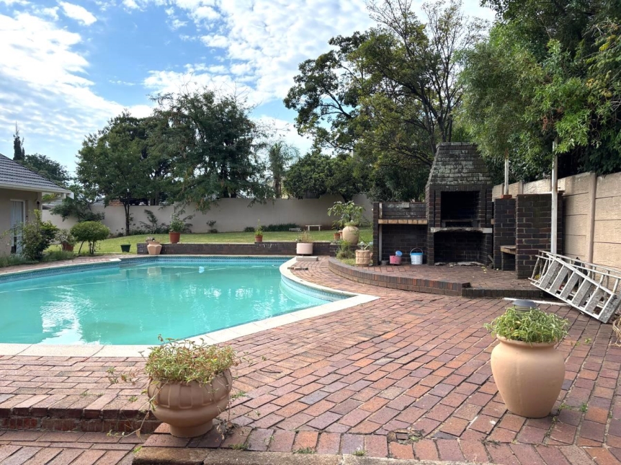 To Let 3 Bedroom Property for Rent in Mondeor Gauteng