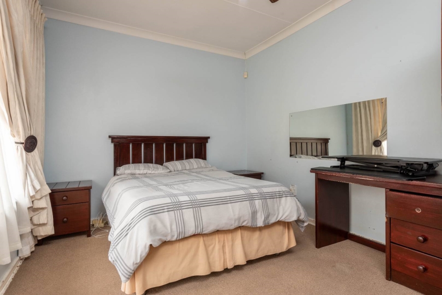 To Let 3 Bedroom Property for Rent in Mondeor Gauteng