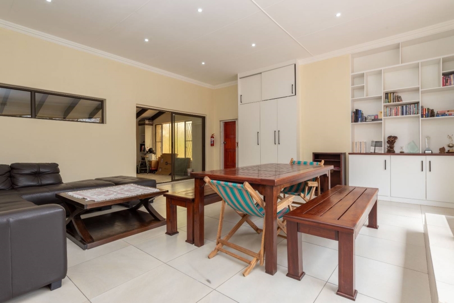 To Let 3 Bedroom Property for Rent in Mondeor Gauteng